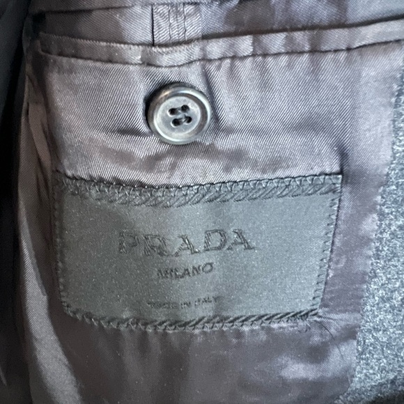 Prada cashmere suit - Picture 2 of 2